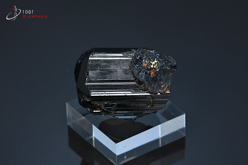 Minéral cristallisé de tourmaline noire de Madagascar