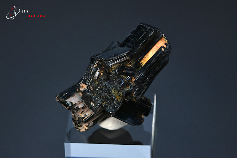 Minéral cristallisé de tourmaline noire de Madagascar