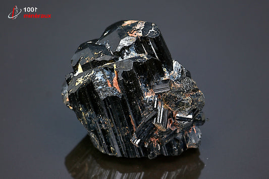 Minéral cristallisé de tourmaline noire de Madagascar