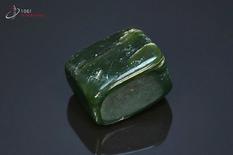 Minéral poli de jade néphrite verte du Pakistan