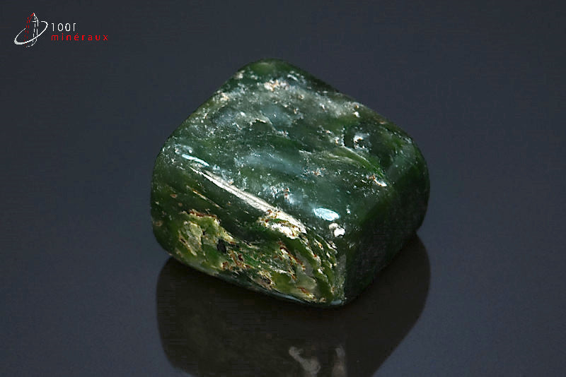 Minéral poli de jade néphrite verte du Pakistan