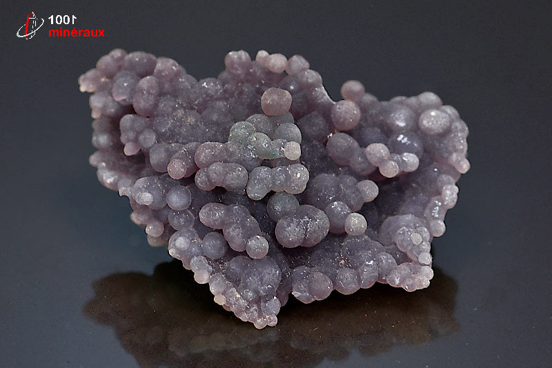 Minéral cristallisé de calcédoine en grappe mauve d'Indonésie