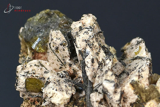 Minéral cristallisé de titanite sur Orthose d Maroc