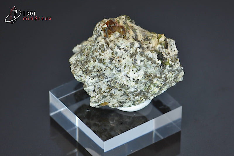 MInéral cristallisé de titanite sur Orthose d Maroc