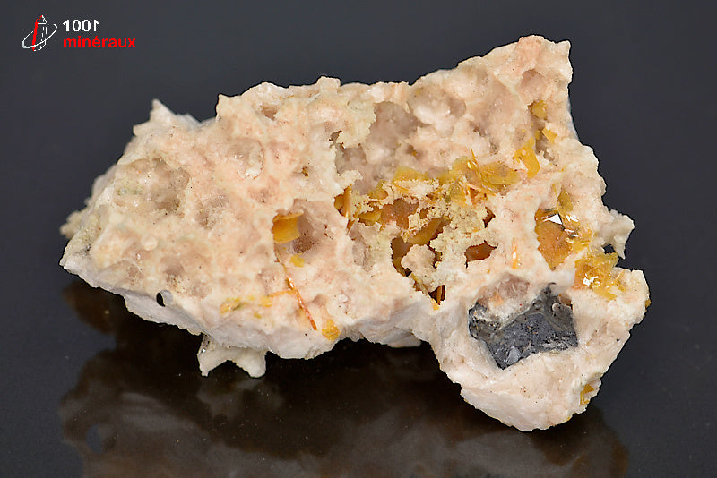 Minéral cristallisé de wulfénite du Maroc