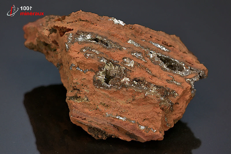 Minéral cristallisé d'adamite verte sur limonite du Mexique