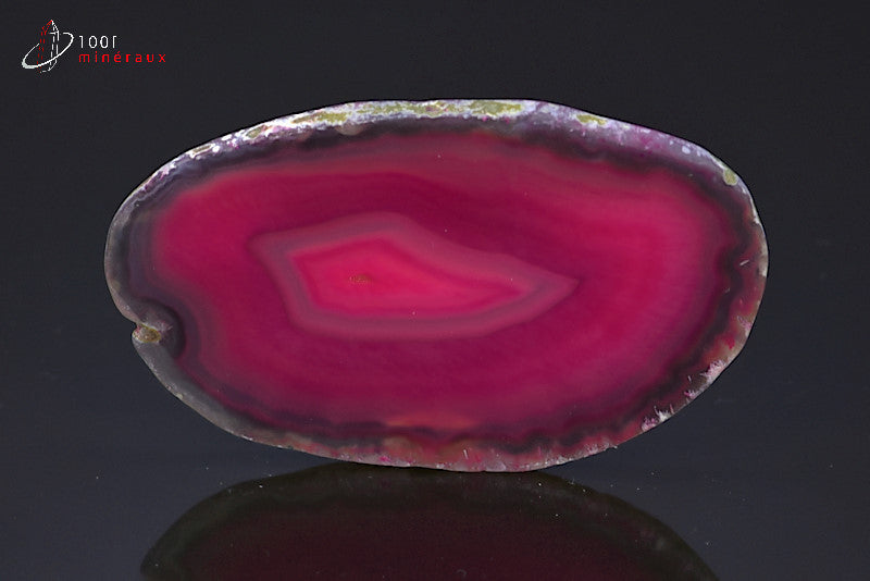 Tranche Agate teintée rose Brésil - Allongée, cercles concentriques et forme géométrique translucide centrale - 38 g - BD395
