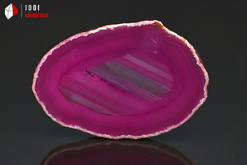 Tranche d'agate rose teintée polie minéral du Brésil