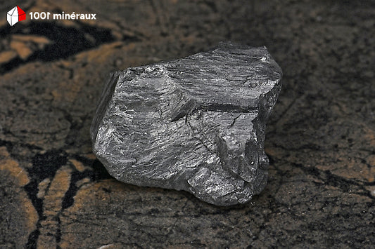Shungite brute de Russie - Surface noire submétalique naturelle - 24 g - BD648
