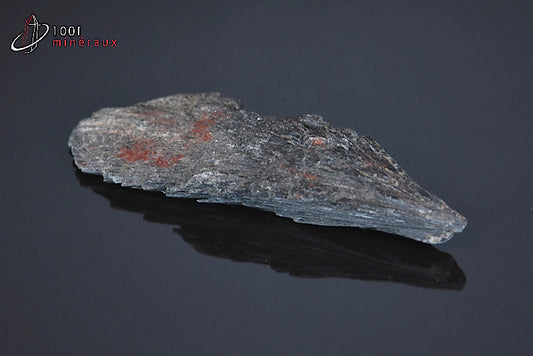 Minéral cristallisé rare de taramite noire de Russie