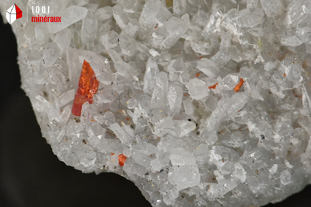 Minéral cristallisé de quartz et réalgar du Pérou