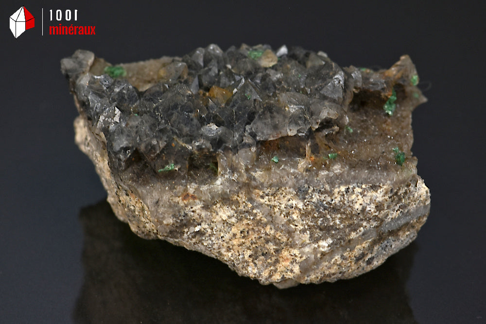 Minéral cristallisé de quartz morion et torbernite de France