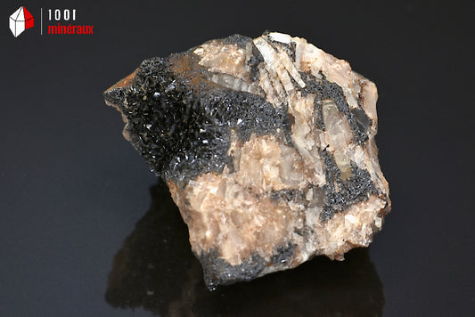 Minéral cristallisé de pyrolusite polianite du Maroc