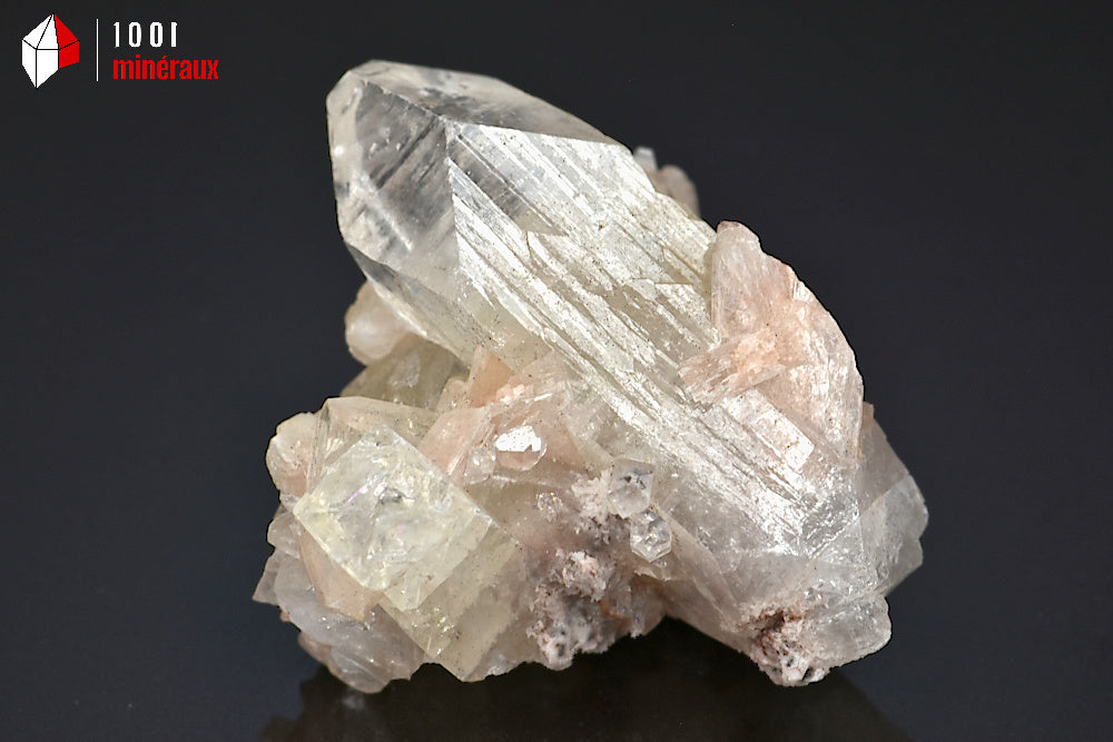 Minéral cristallisé d'apophyllite translucide et stilbite d'Inde