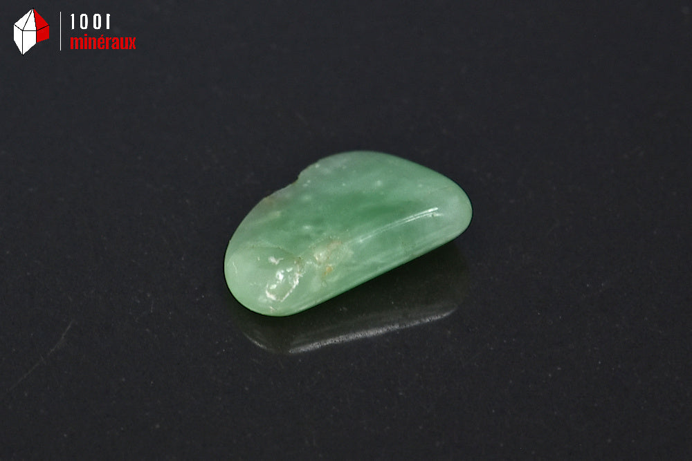 Minéral poli de chrysoprase verte en boîte du Brésil