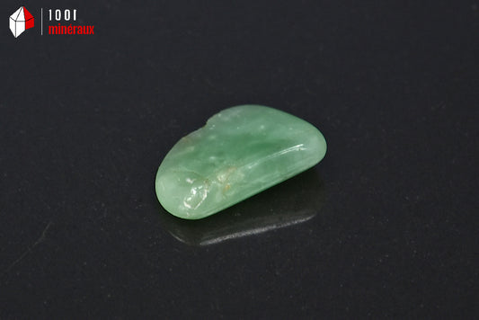 Minéral poli de chrysoprase verte en boîte du Brésil