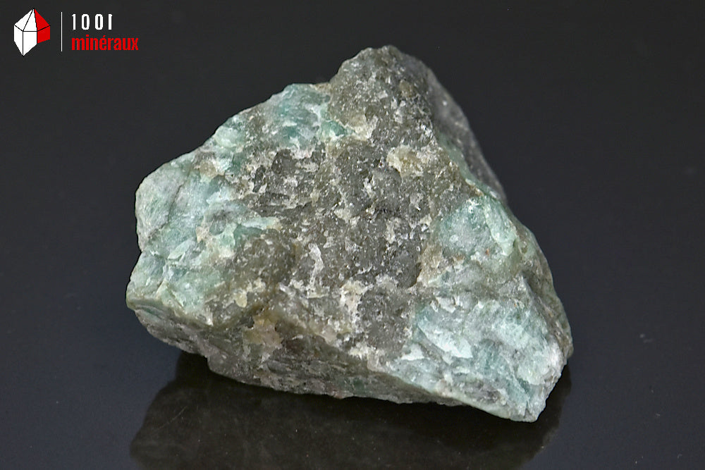 Minéral brut d'émeraude du Brésil