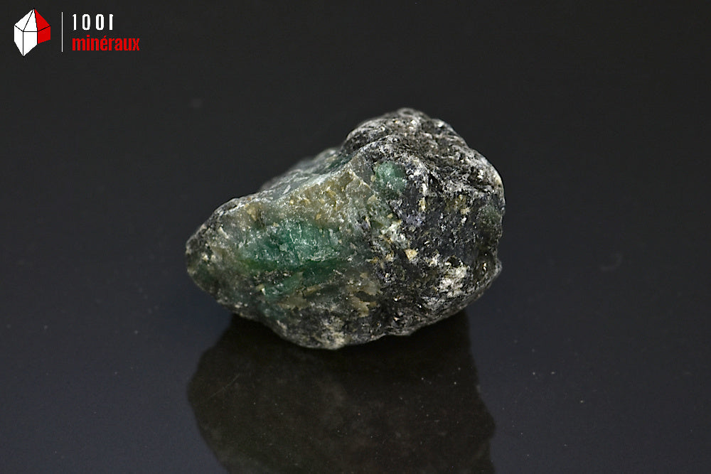 Minéral brut d'émeraude du Brésil