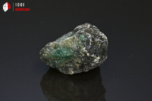 Minéral brut d'émeraude du Brésil