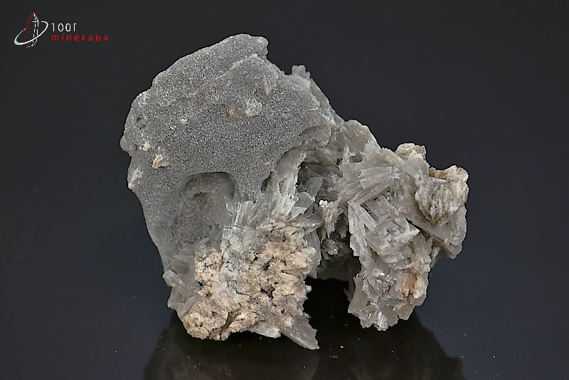 Minéral cristallisé de wollastonite grise de Madagascar