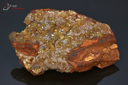 Minéral cristallisé d'adamite verte sur limonite du Mexique