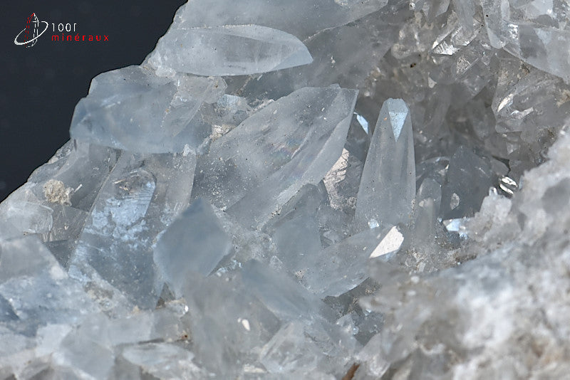 Minéral cristallisé de célestine de Madagascar