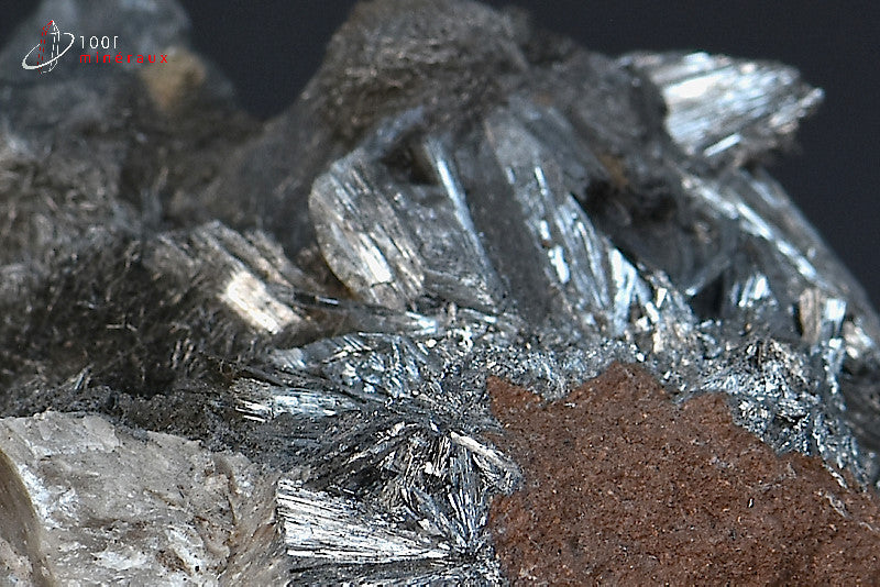 Minéral cristallisé de pyrolusite de manganèse du Maroc