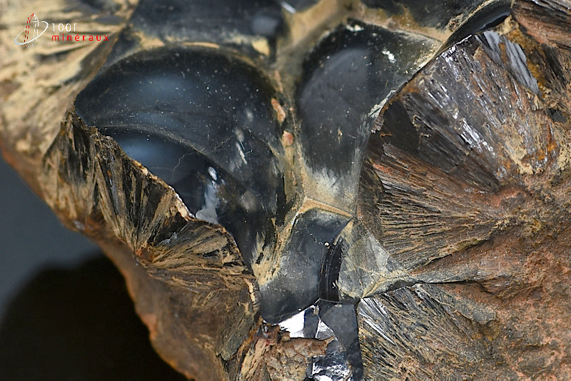 Minéral cristallisé d'hématite mamelonnée du Maroc