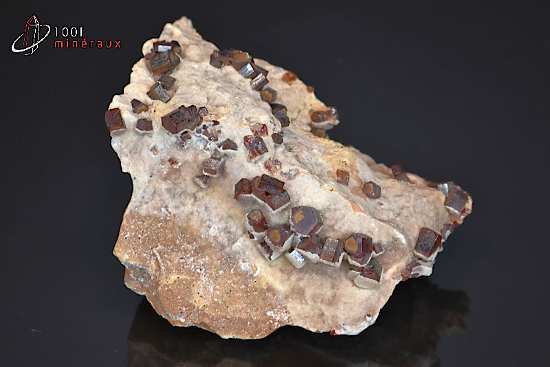 Minéral cristallisé de vanadinite du Maroc