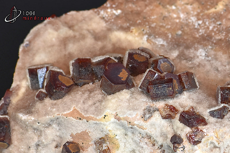 Minéral cristallisé de vanadinite du Maroc