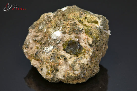 Minéral cristallisé de titanite sur Orthose d Maroc