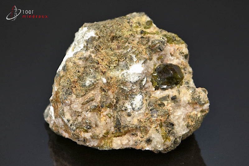 Minéral cristallisé de titanite sur Orthose d Maroc
