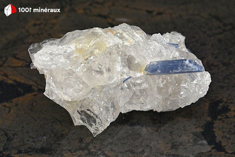 Kyanite bleue sur Quartz du Brésil - Vue d'ensemble face latérale - 152 g
