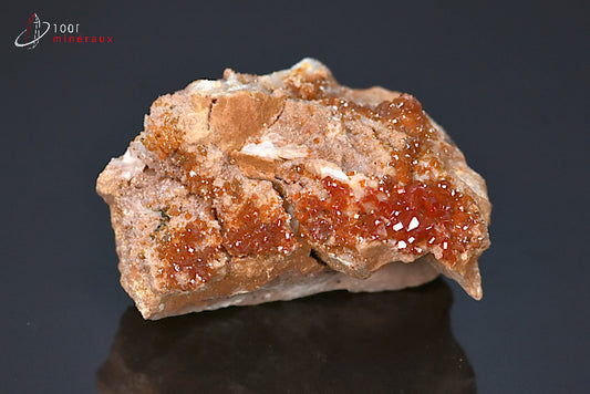 Minéral cristallisé de vanadinite du Maroc