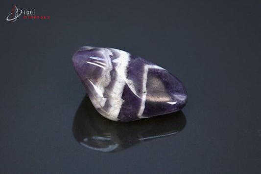 Minéral d'améthyste polie violette de Namibie