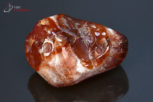 Minéral poli de cornaline orange de Namibie en galet