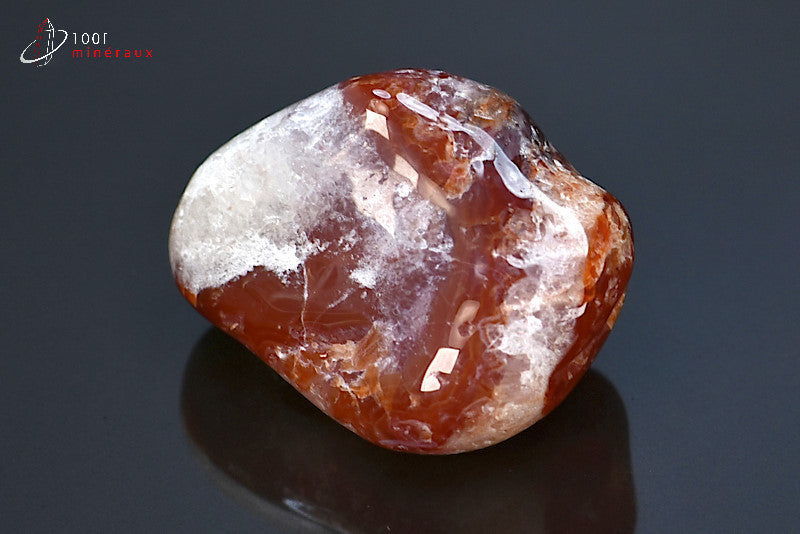 Minéral poli de cornaline orange de Namibie en galet