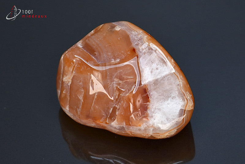 Minéral poli de cornaline orange de Namibie en galet