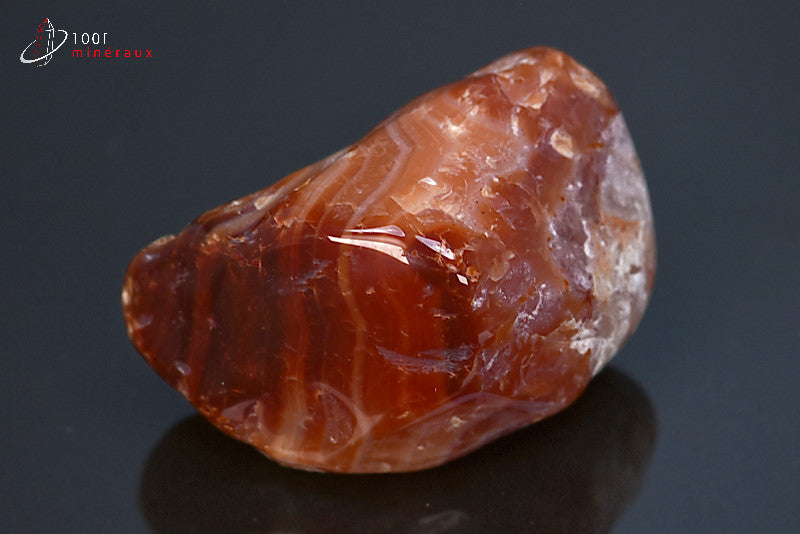 Minéral poli de cornaline orange de Namibie