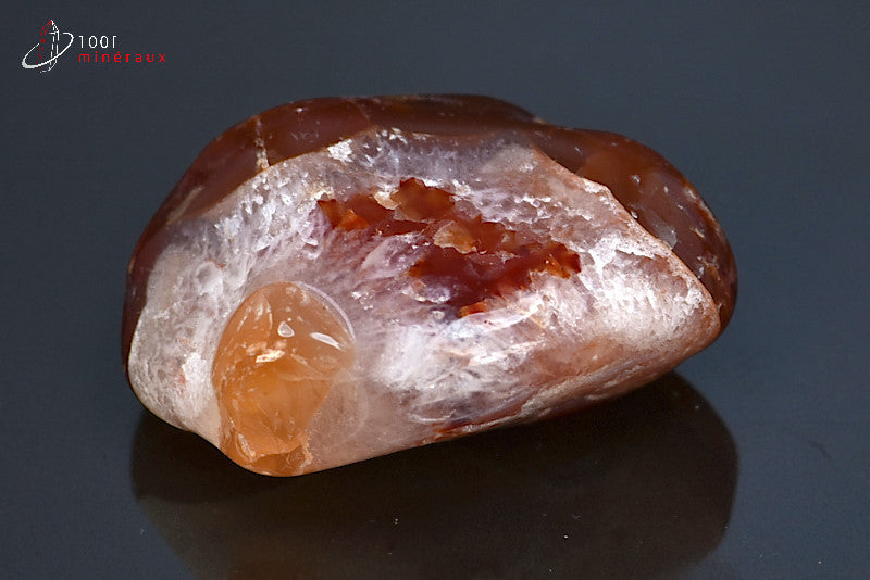 Minéral poli de cornaline orange de Namibie