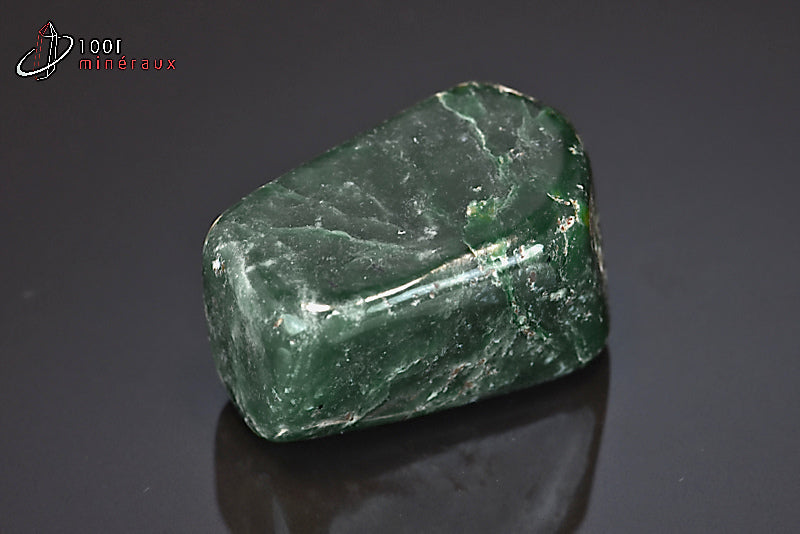 Minéral poli de jade néphrite verte du Pakistan