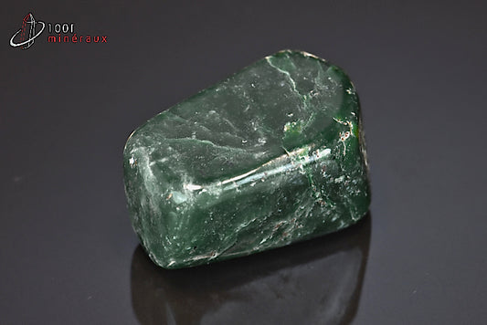 Minéral poli de jade néphrite verte du Pakistan