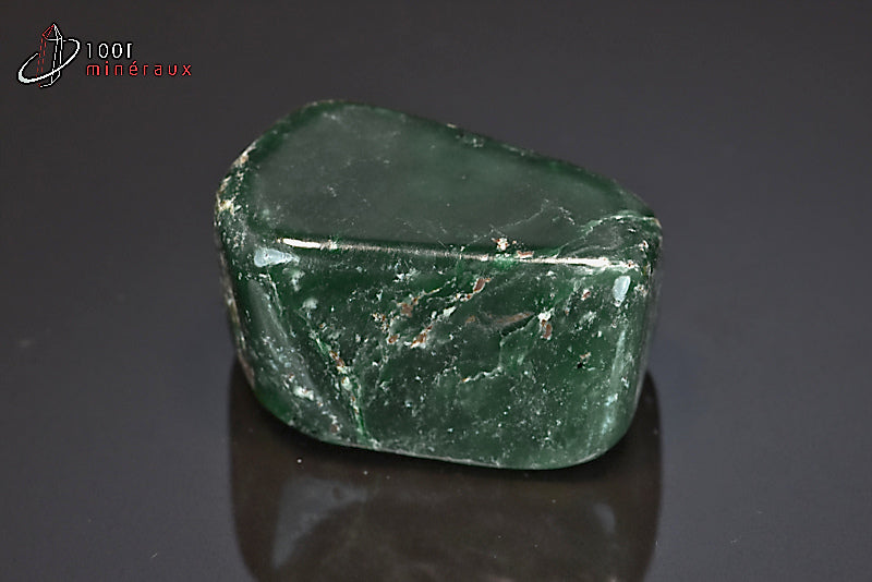 Minéral poli de jade néphrite verte du Pakistan
