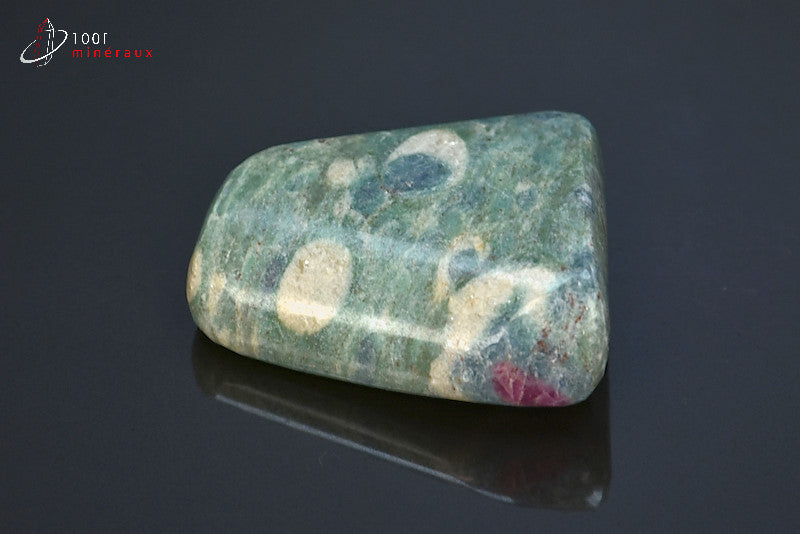 Minéral poli de fuchsite à rubis d'Inde