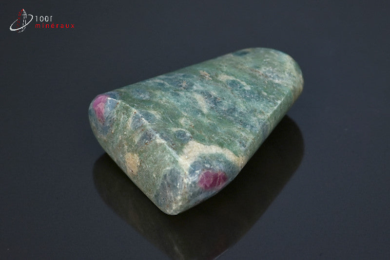 Minéral poli de fuchsite à rubis d'Inde