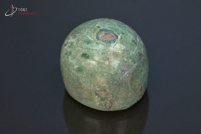 Minéral poli de fuchsite à rubis d'Inde