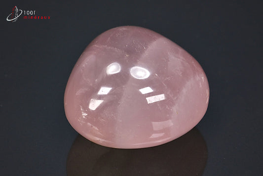 Minéral poli de quartz rose de Madagascar