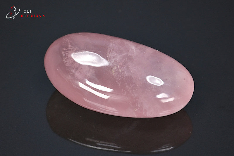 Minéral poli de quartz rose de Madagascar