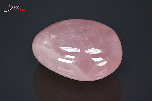 Minéral poli de quartz rose de Madagascar