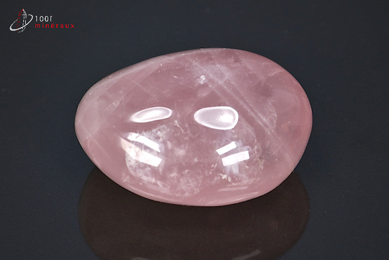Minéral poli de quartz rose de Madagascar